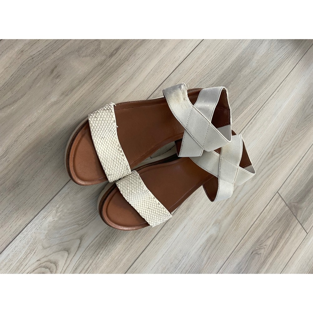 Franco Sarto Ivory White Snake Embossed Platform Sandals Criss Cross Straps‎ 7
